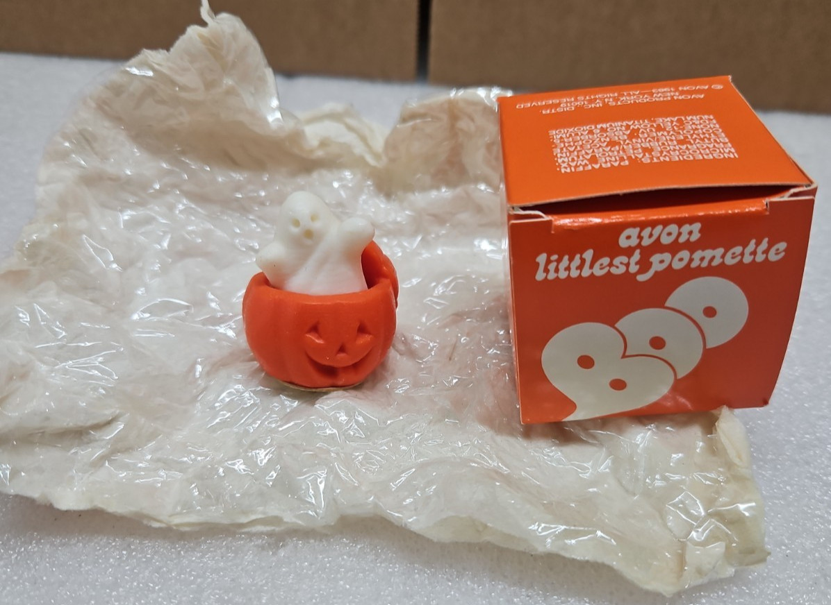 Avon Vintage Halloween Littlest Pomette Ghost In Pumpkin, Scented Wax 1983 New