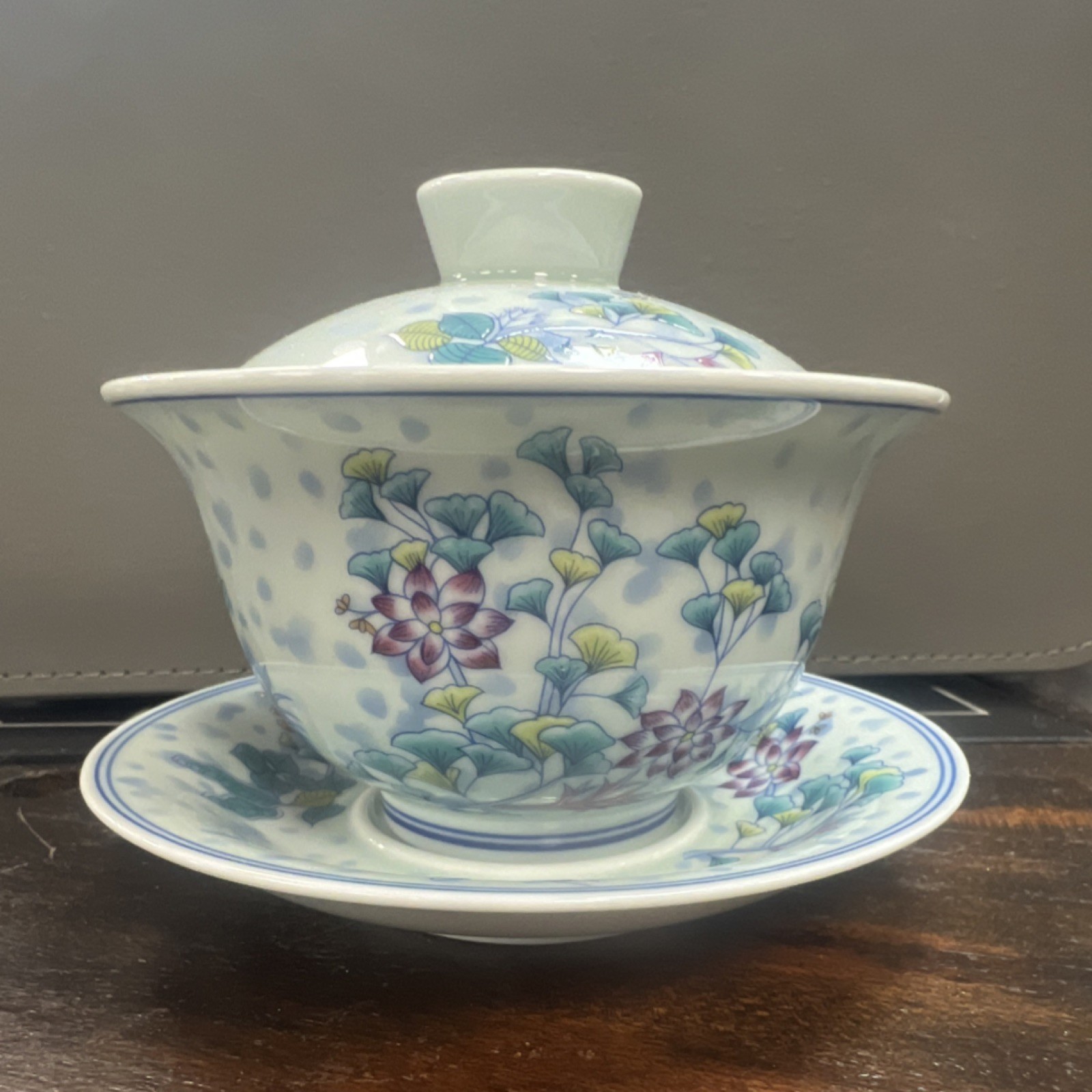 Chinese Porcelain Gaiwan Lidded Bowl Tea Cup with Saucer Floral Design