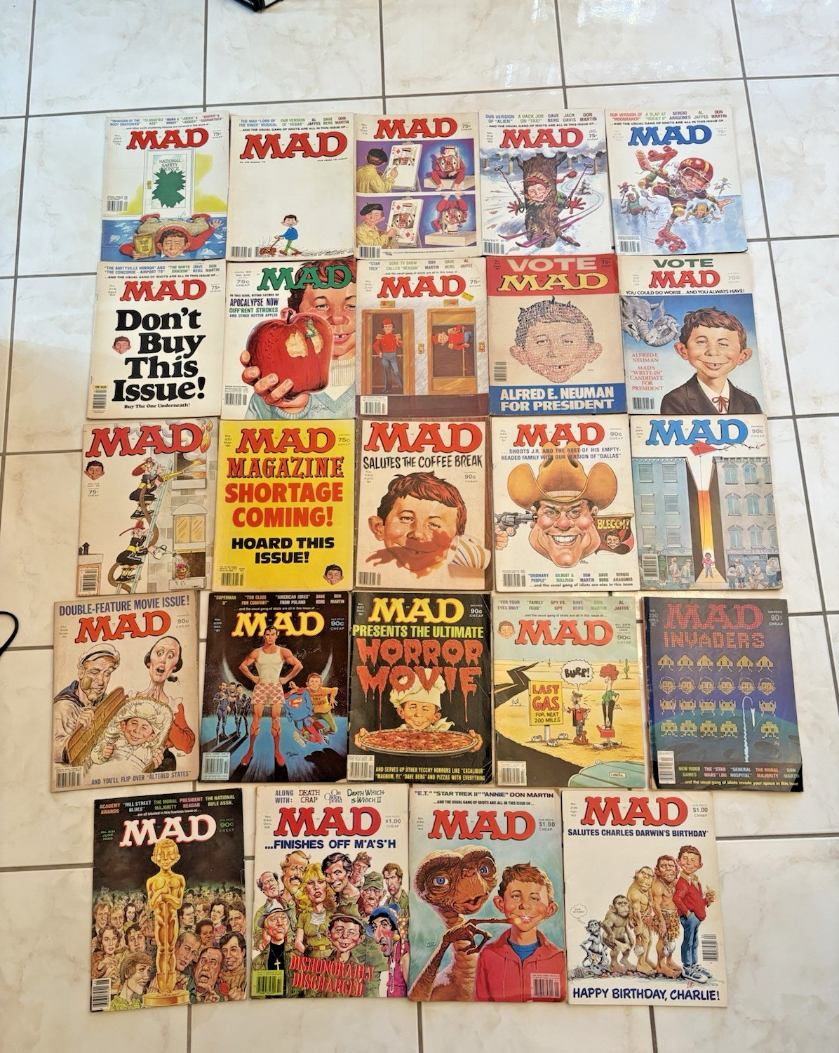Lot 29 Vintage MAD Magazines 1979-83,209-19,221-227,229-31,34,36,38E.T.,Superman Lot 29 Vintage MAD Magazines 1979-83,209-19,221-227,229-31,34,36,38E.T.,Superman