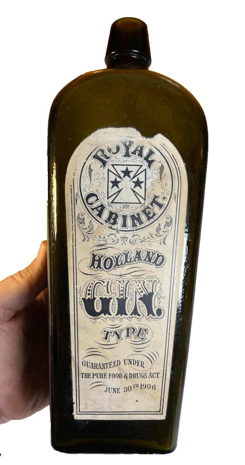 Antique 1906-1912 Holland Gin Bottle w/ Label Royal Cabinet Brooklyn New York