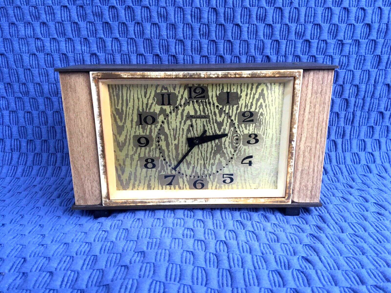 Vintage table clock Molnija 1 class USSR Serviced Vintage table clock Molnija 1 class USSR Serviced