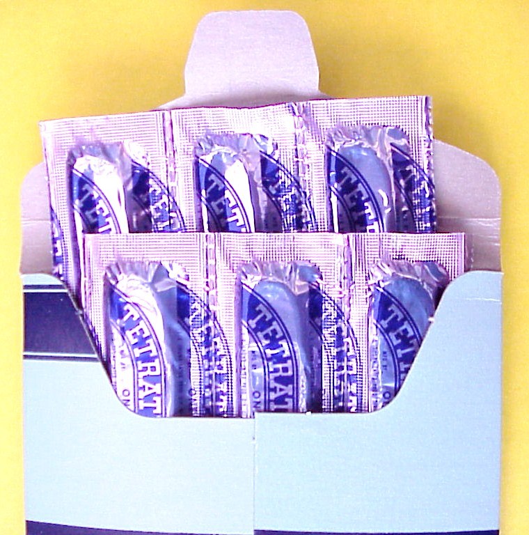 A NOS VINTAGE TETRATEX, CONDOMS / RUBBERS, FULL FOLDER OF 12 PINK FOIL RUBBERS A NOS VINTAGE TETRATEX, CONDOMS / RUBBERS, FULL FOLDER OF 12 PINK FOIL RUBBERS