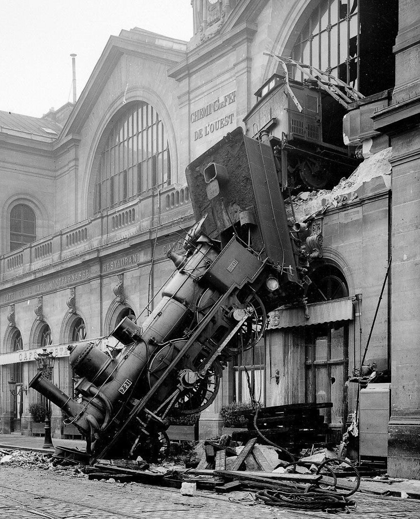 1895 STEAM TRAIN LOCOMOTIVE 721 RAILROAD STATION CRASH PARIS 8X10 PHOTO PICTURE