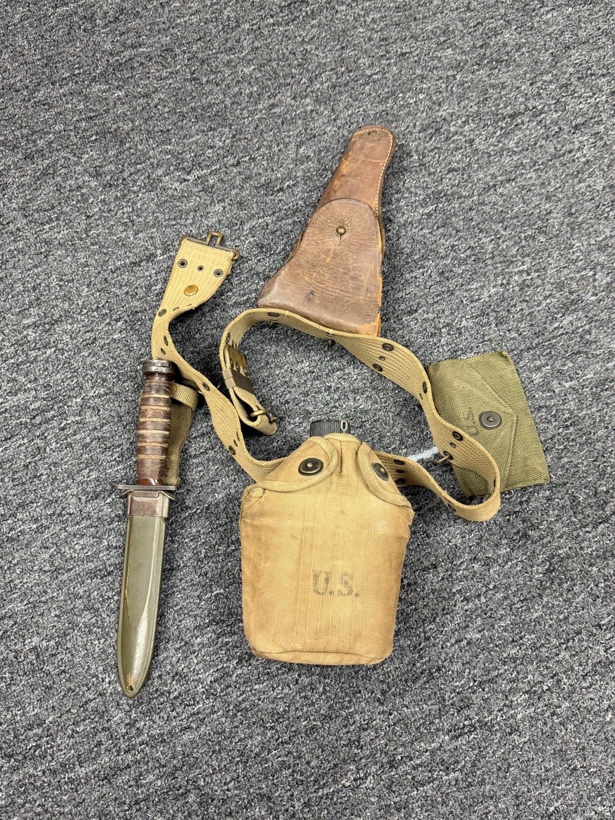 WWII US-M4 Rifle Bayonet B M CO M8 Scabbard W/ Water Tank, Holster, Webbing Belt