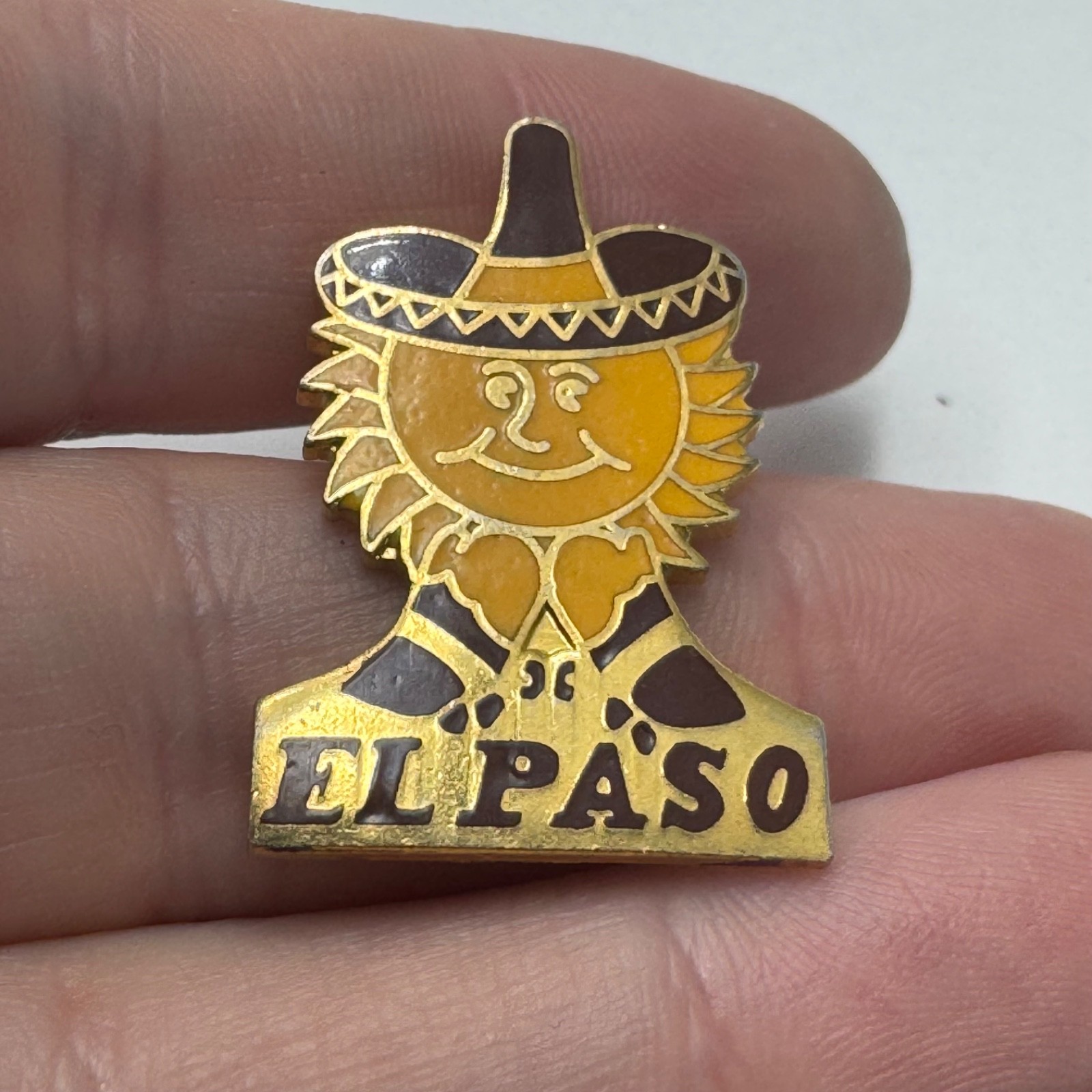 Vintage Amigo Man El Paso Smiling Sun Sombrero Logo Lapel Pin Texas