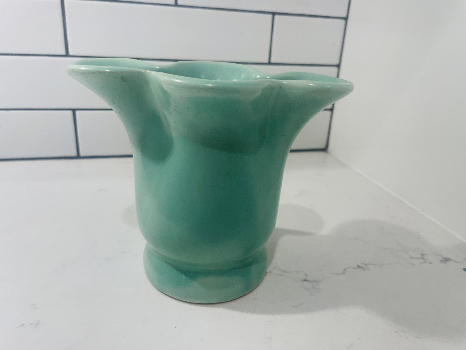 Vintage Camark Art Pottery Matte Green Pinched Rim/ Ruffle Vase 5” Tall