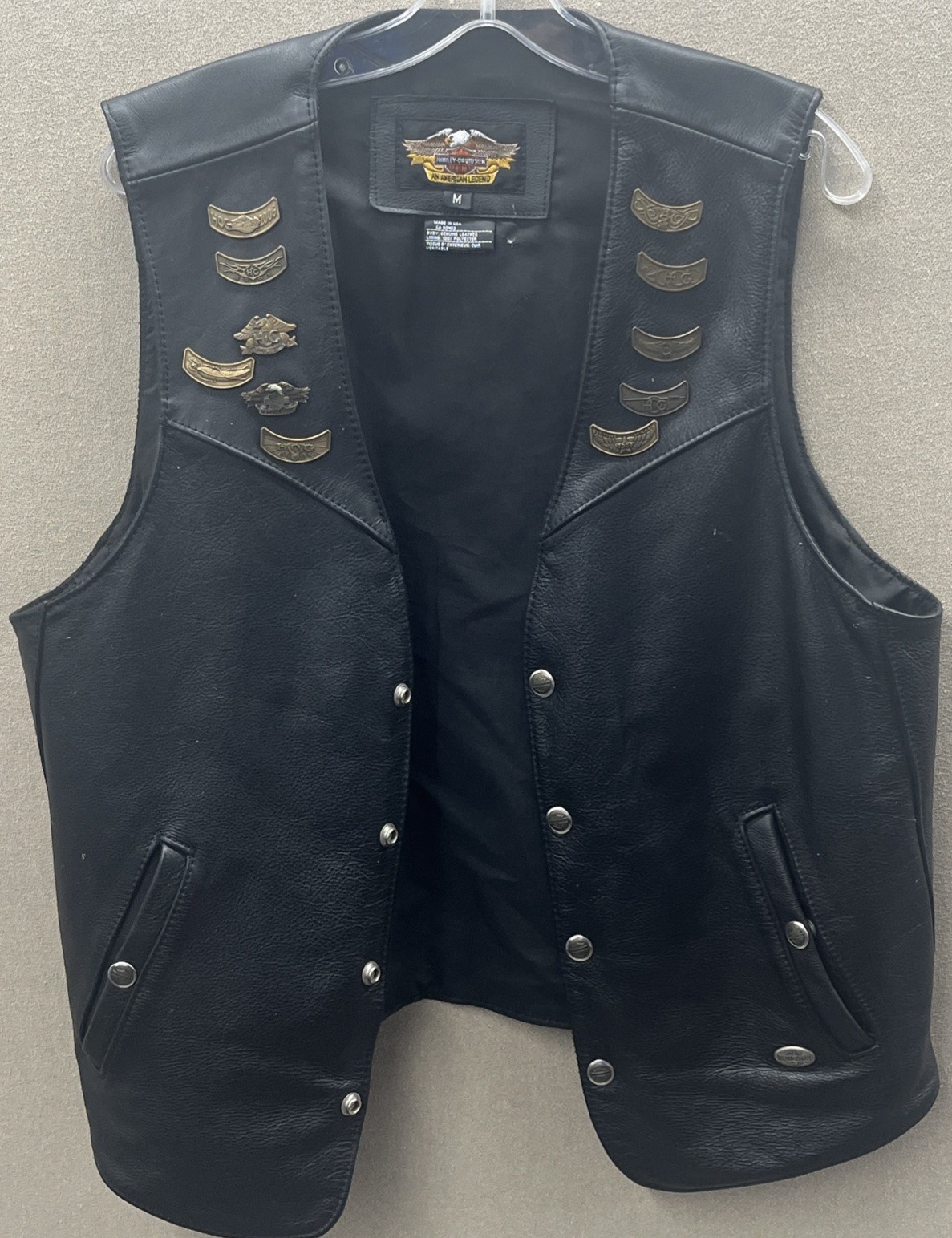 Vintage Harley-Davidson Men\'s Black Leather Vest with Eagle Accent Pins Size M