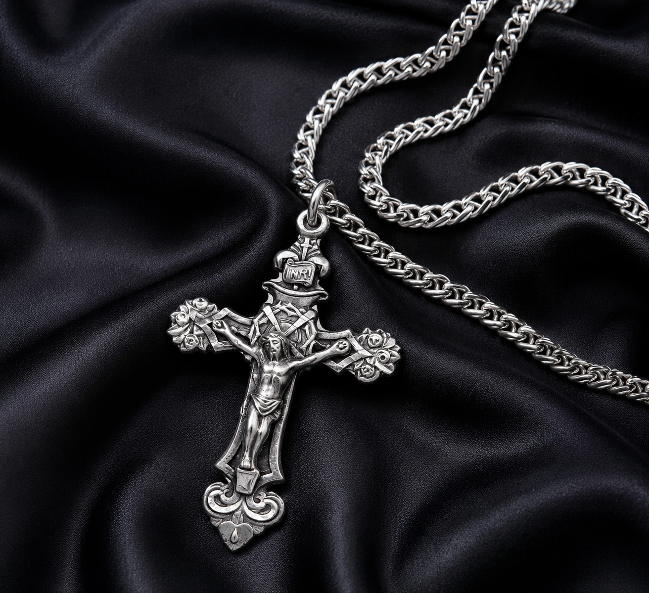 .925 Sterling Silver Crucifix Filigree Scroll Relief Design Pendant In Gift Box .925 Sterling Silver Crucifix Filigree Scroll Relief Design Pendant In Gift Box