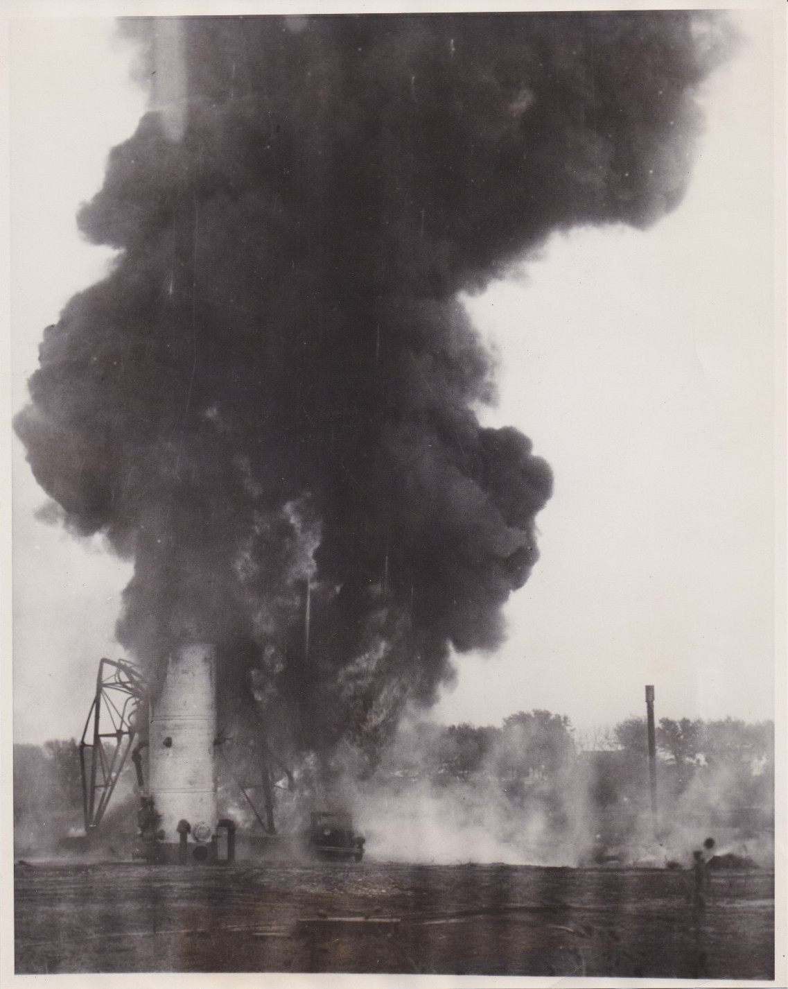 1931 Press Photo Explosion Causes Huge Fire at the Oklahoma City Oil Field