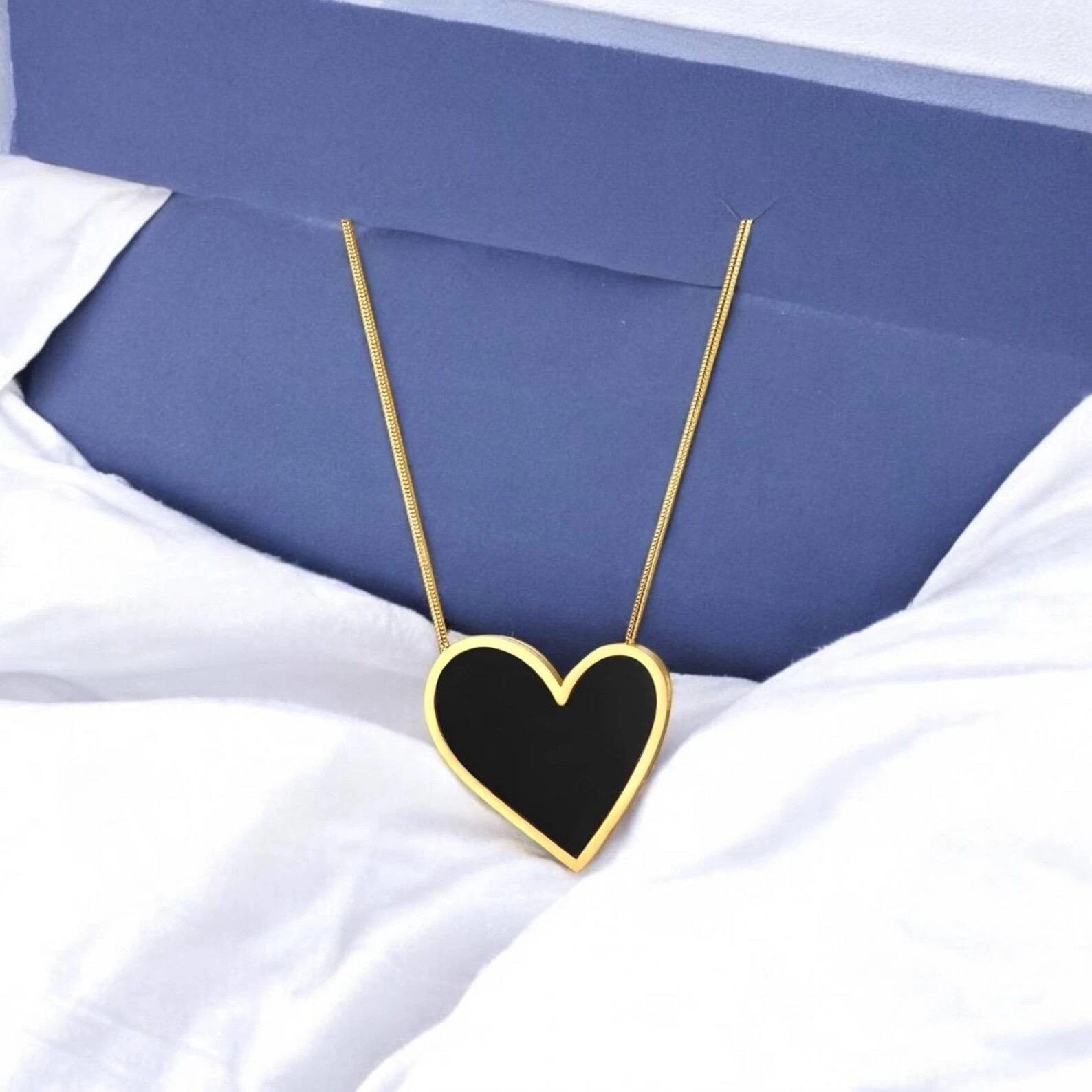 Heart Pendant Necklace With Black Enamel In 14k Yellow Gold Plated 16'' Inch