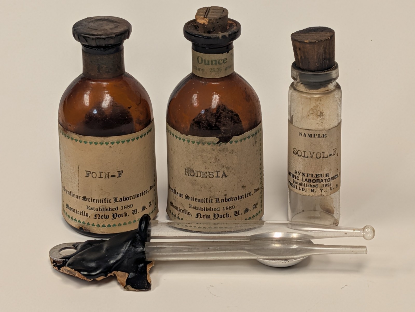 Antique Synfleur Scientific Laboratories Perfume Bottle Lot Monticello NY 1889 Antique Synfleur Scientific Laboratories Perfume Bottle Lot Monticello NY 1889