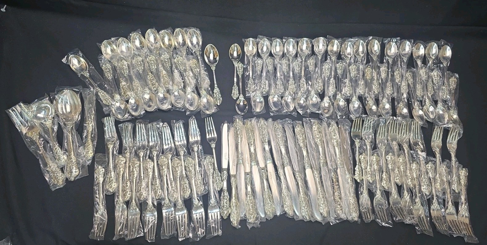 FB Rogers GRAND ANTIQUE Silverplate Flatware 100 Pcs Set 16 Place Settings NEW