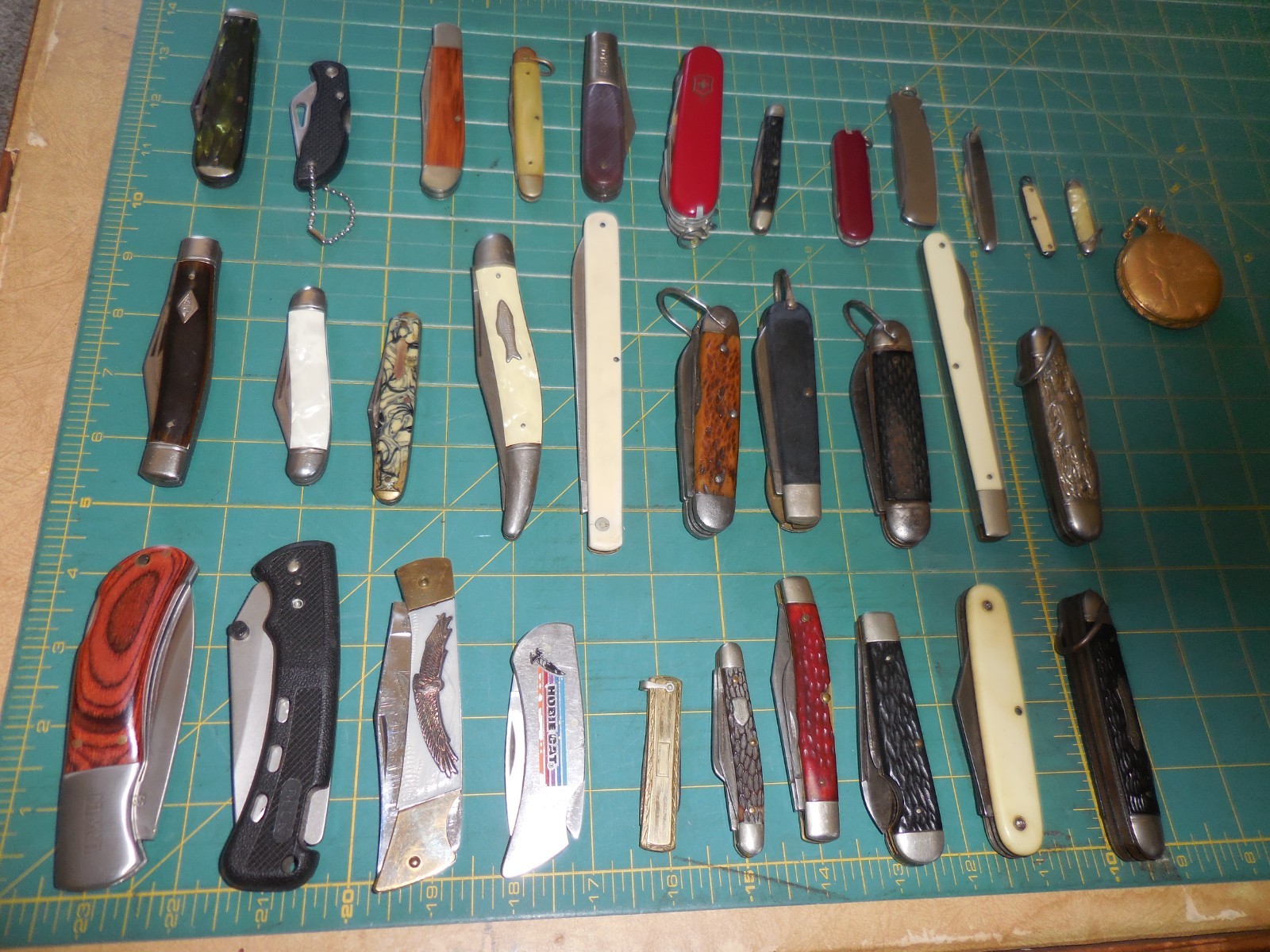 Vintage Pocket Knife Lot of 33 Old Folding Knives As-Is Vintage Pocket Knife Lot of 33 Old Folding Knives As-Is