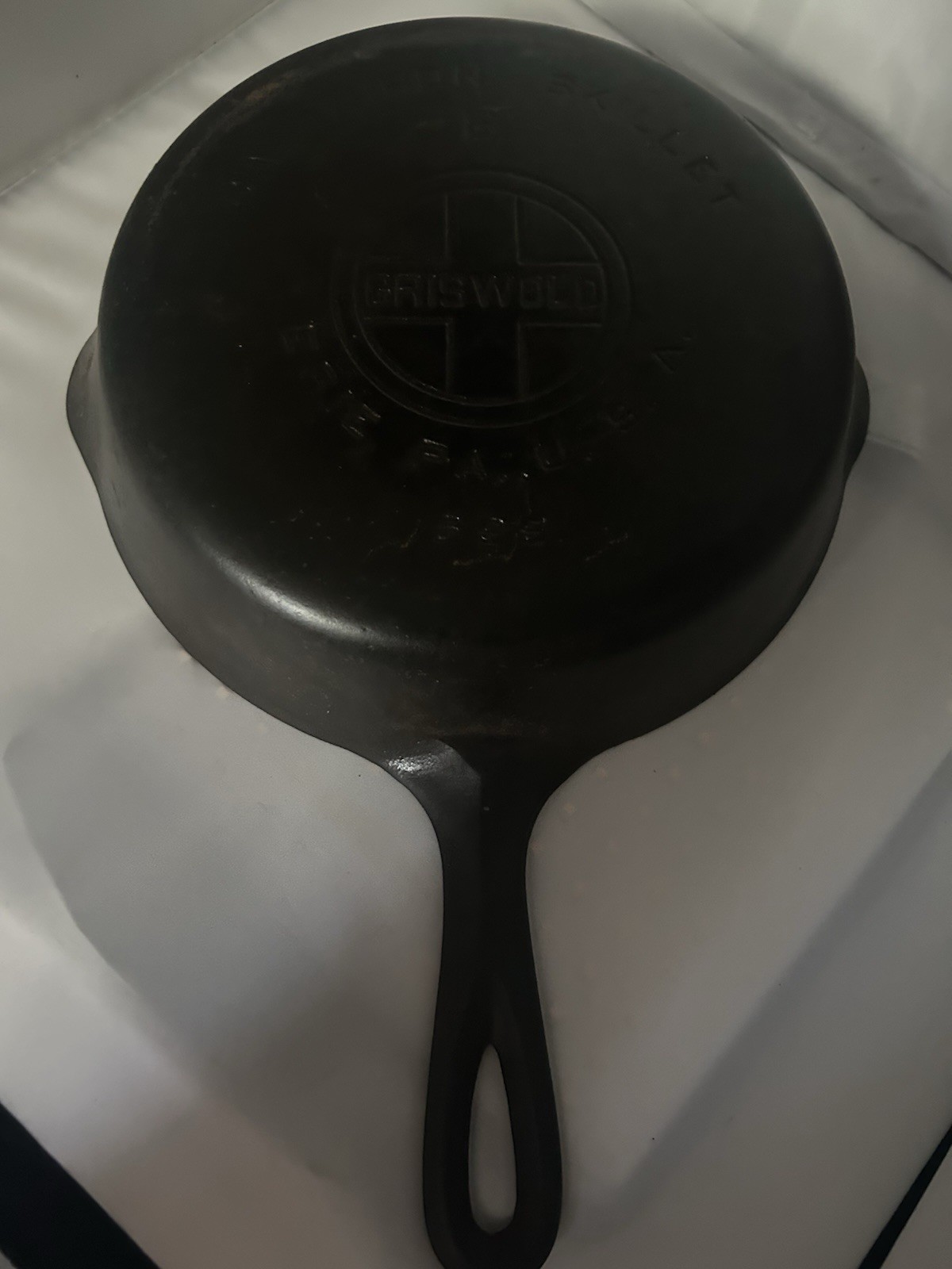Griswold No. 6 Cast Iron Skillet 699 Large Block Logo Erie PA Sits Flat