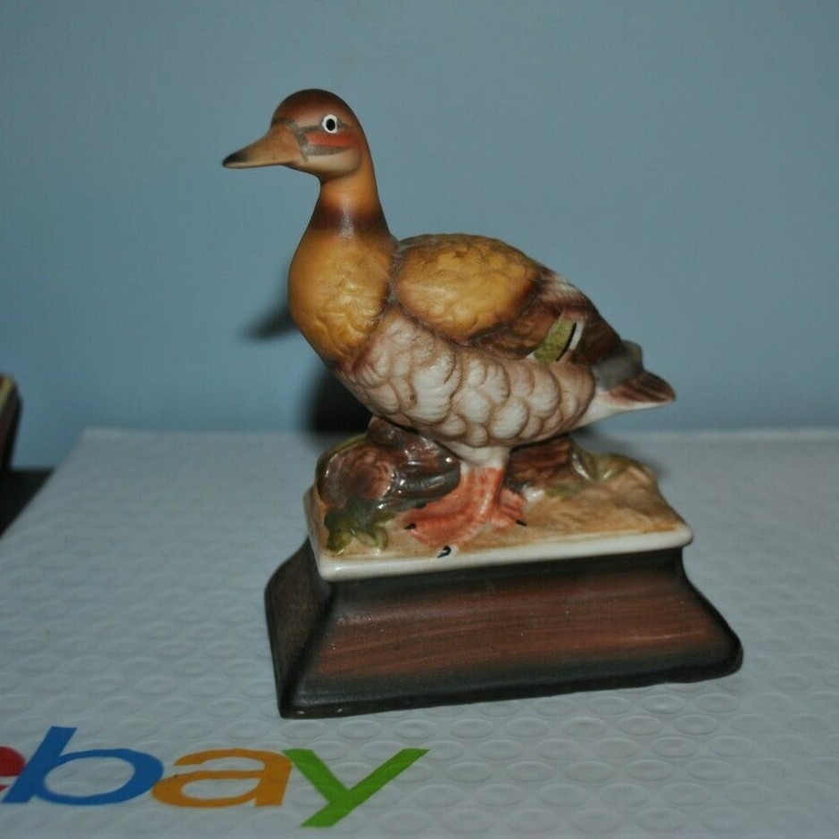 VTG Porcelain HANDPainted  Appleyard(?) DUCK Figurine on Pedestal Japan(?) Decor