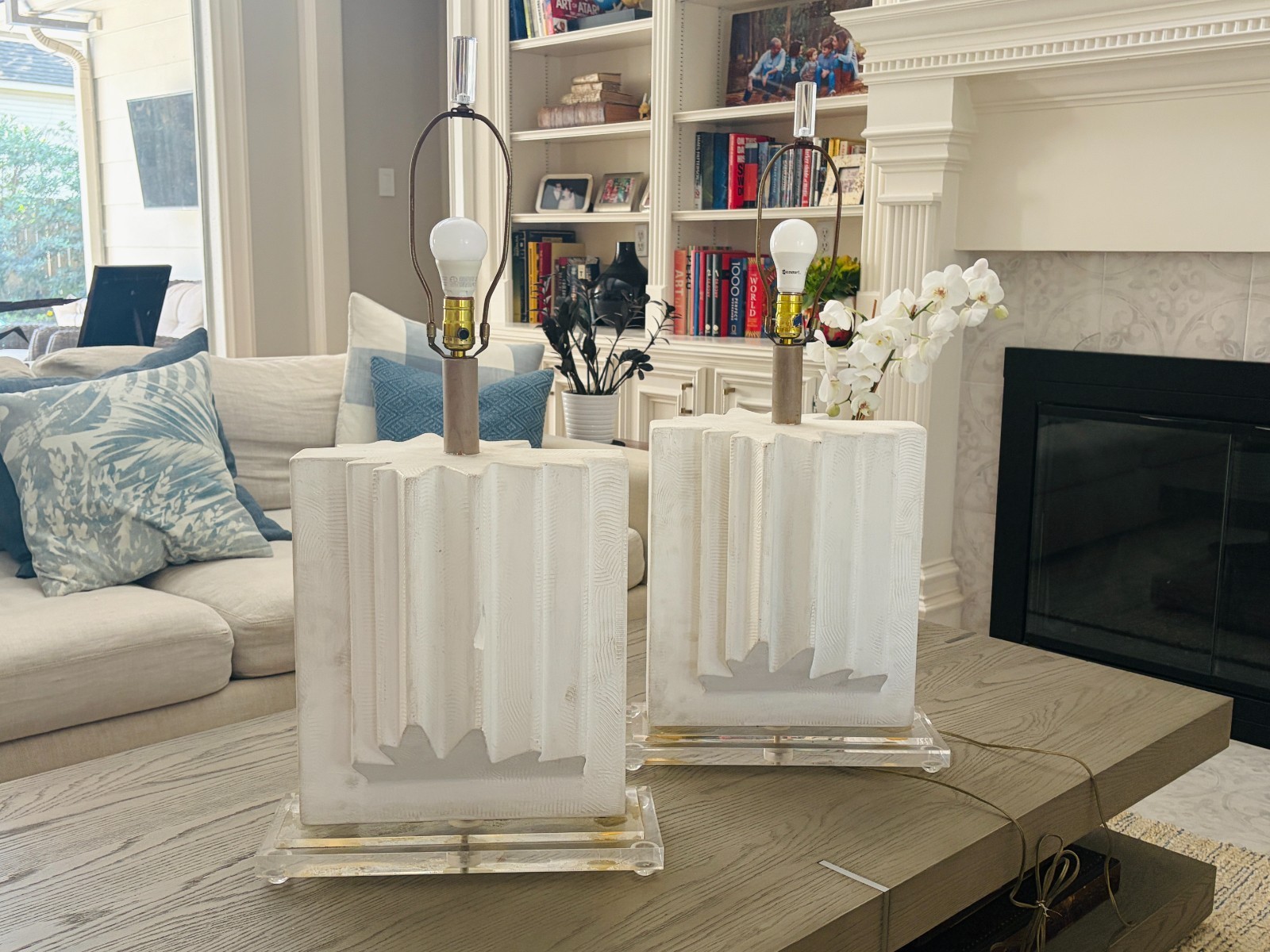 Casual Lamps California 1990 Brutalist Plaster Lucite Table Lamps Pair Vintage
