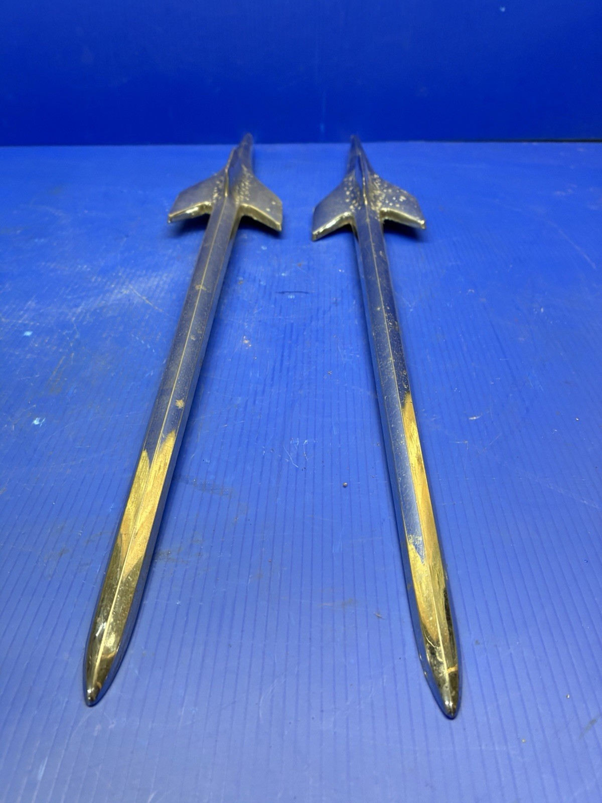 ORIGINAL 1955 1956 1957 CHEVROLET FRONT FENDER ORNAMENTS  ------READ DESCRIPTION