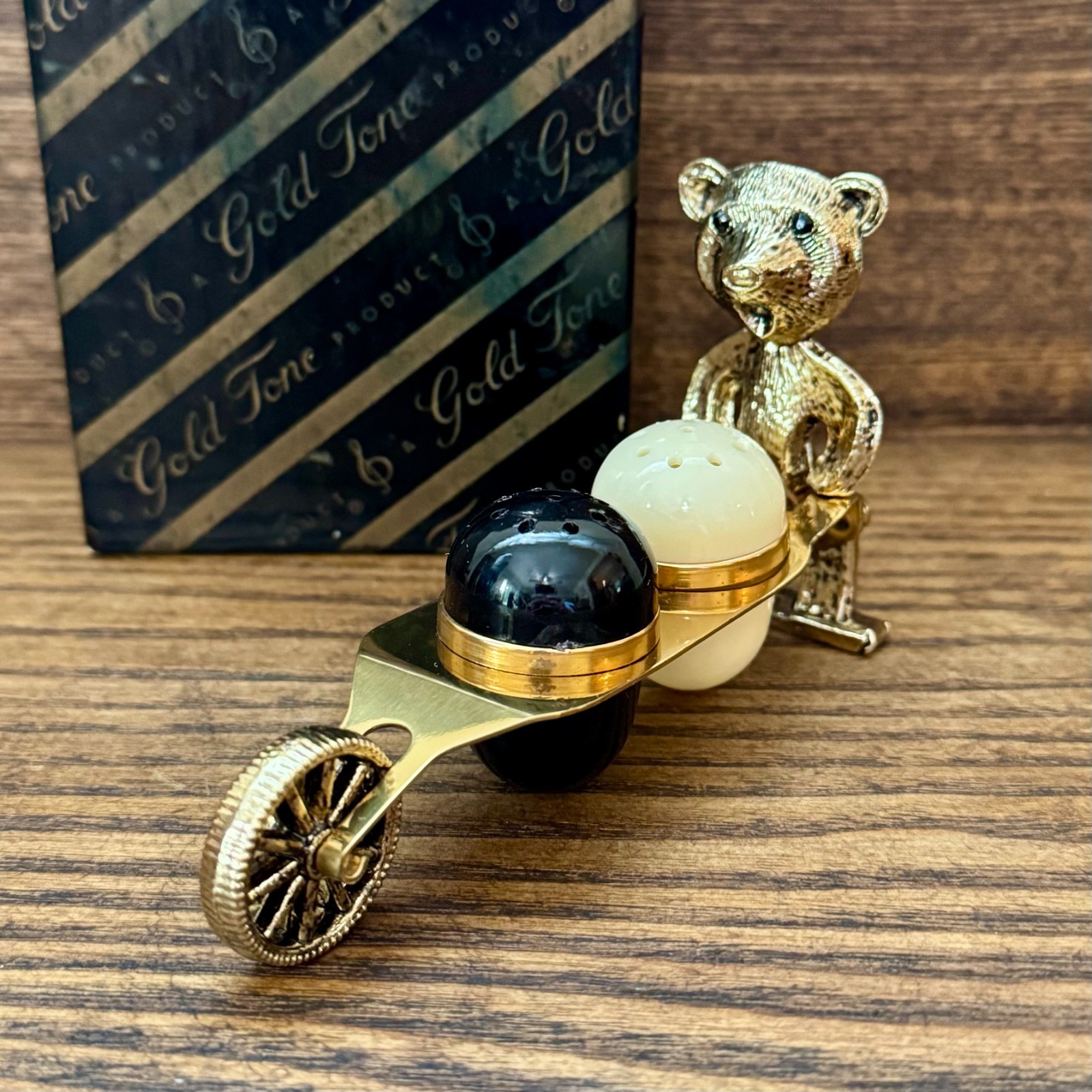 Vintage Gold Tone Products USA Bear w/ Wheelbarrow Salt Pepper Shaker Set LNWB
