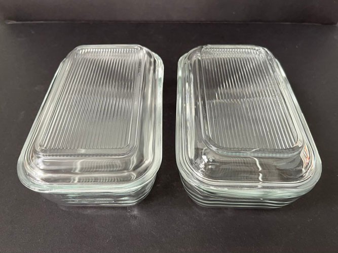2 -ARCOROC FRANCE RIBBED GLASS  RECTANGULAR REFRIGERATOR DISHES w LIDS 4\