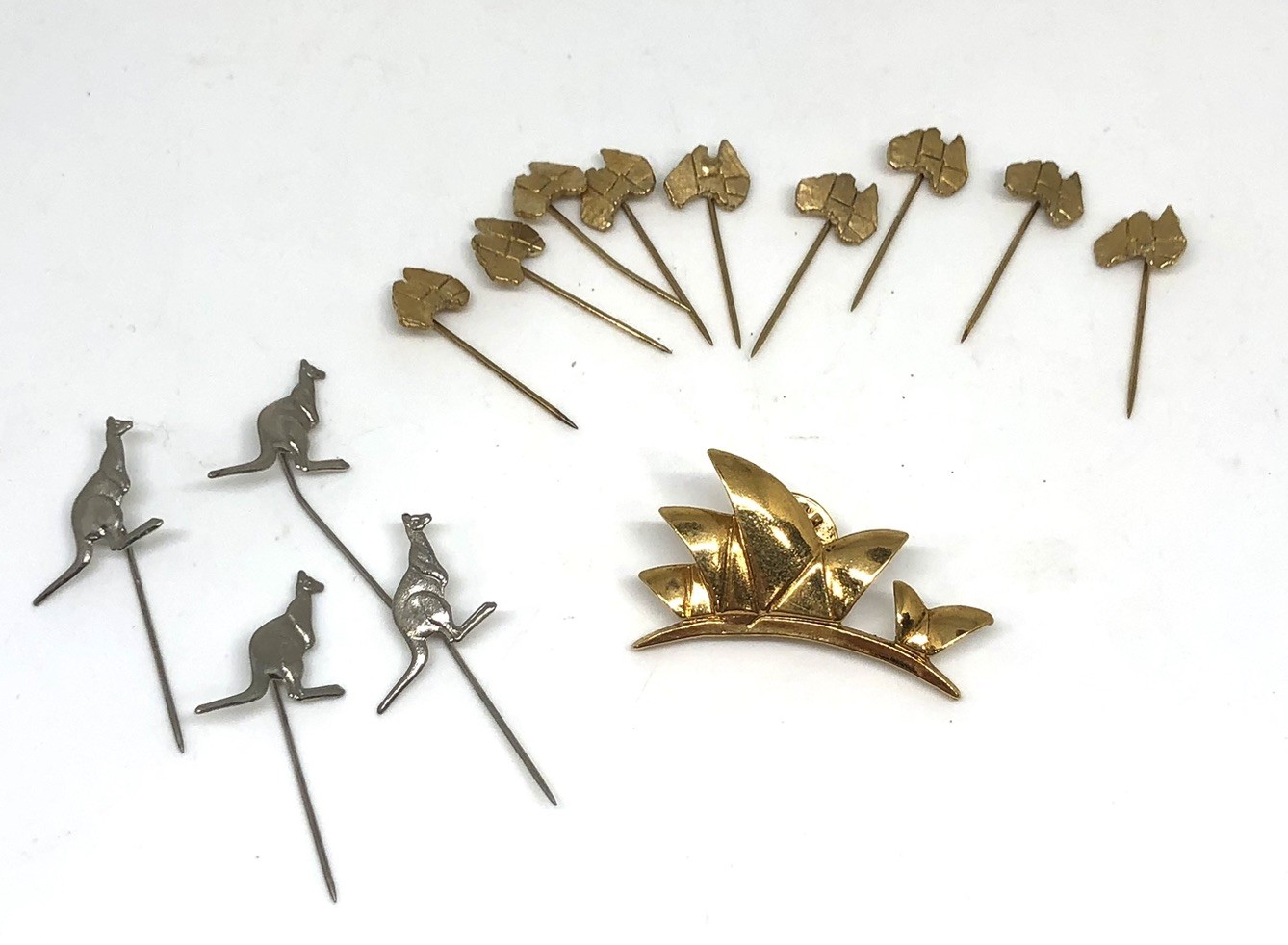 14 Vintage Australia Souvenir Pins Sydney Opera House Map Kangaroo Lot