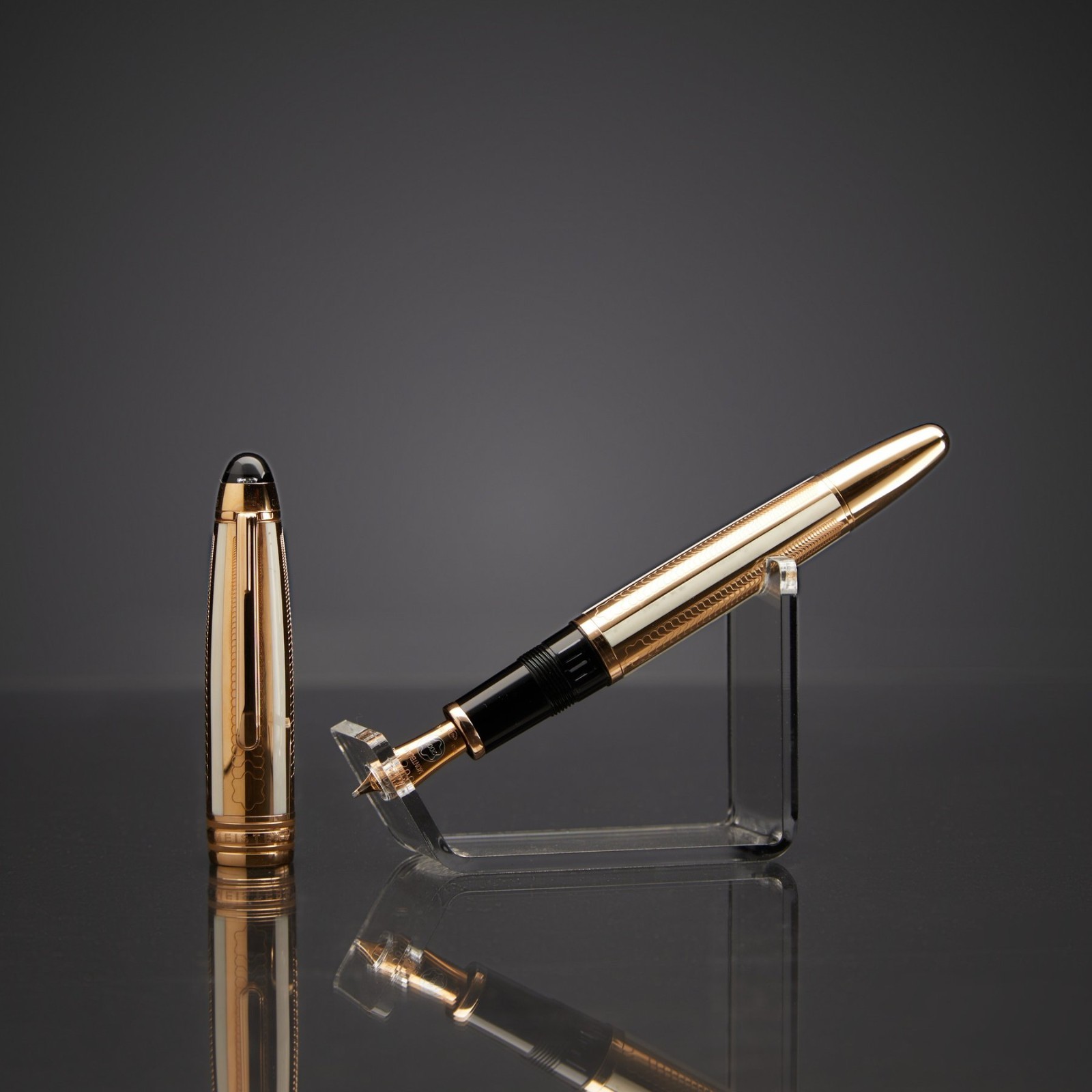 Genuine Montblanc Soulmakers 100 Years 18K 750 Gold Diamond Fountain Pen Mammoth New
