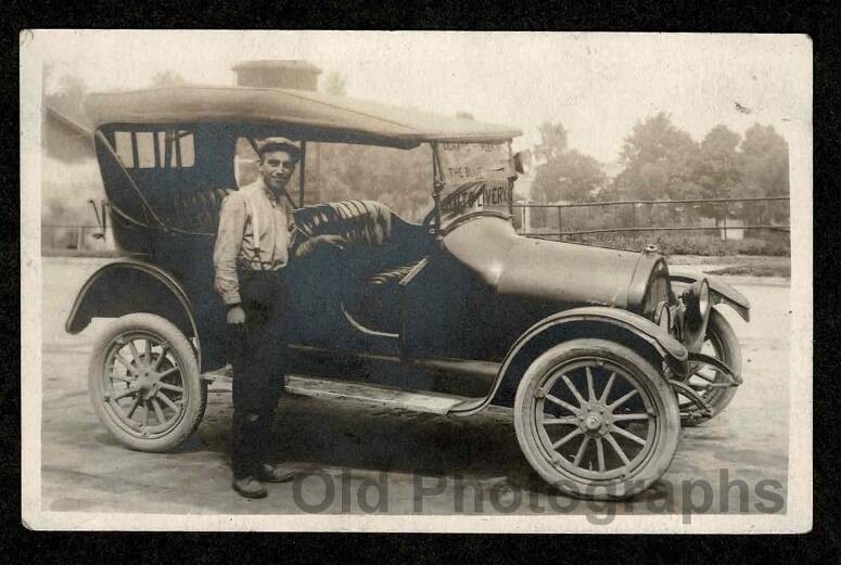 R.P.P.C. CAR SOFT TOP CONVERTIBLE WOOD SPOKE WHEELS MAN OLD/VINTAGE PHOTO- I591