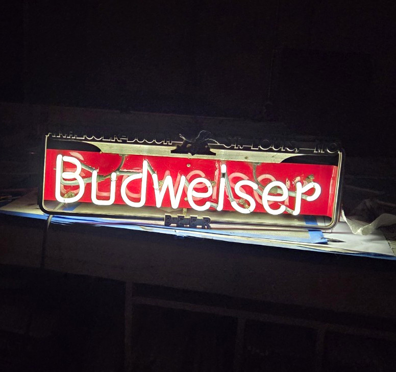 This 1949 Budwiser Budweiser Beer Complete With Orginal Transformer This 1949 Budwiser Budweiser Beer Complete With Orginal Transformer
