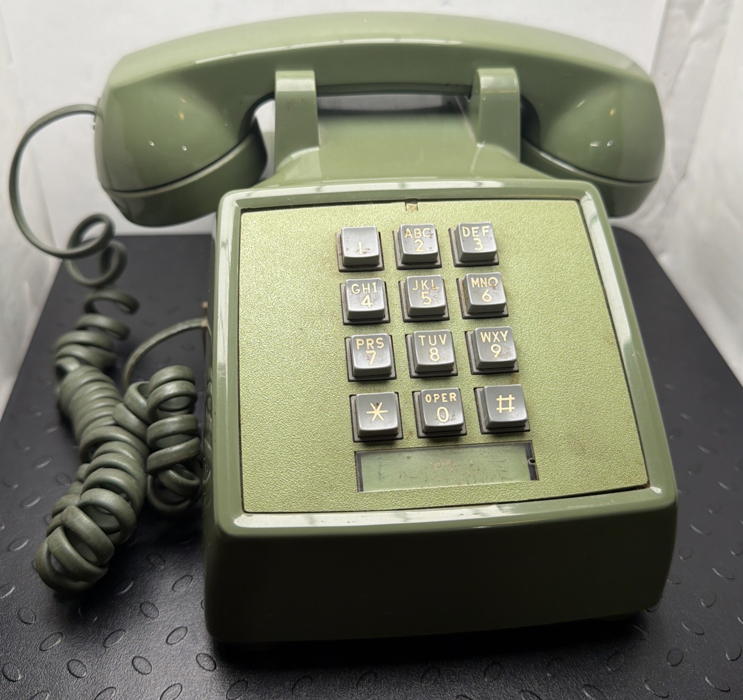 Vintage Western Electric 2500 Push Button Phone Bell Avocado Green AS IS: (5A1) Vintage Western Electric 2500 Push Button Phone Bell Avocado Green AS IS: (5A1)