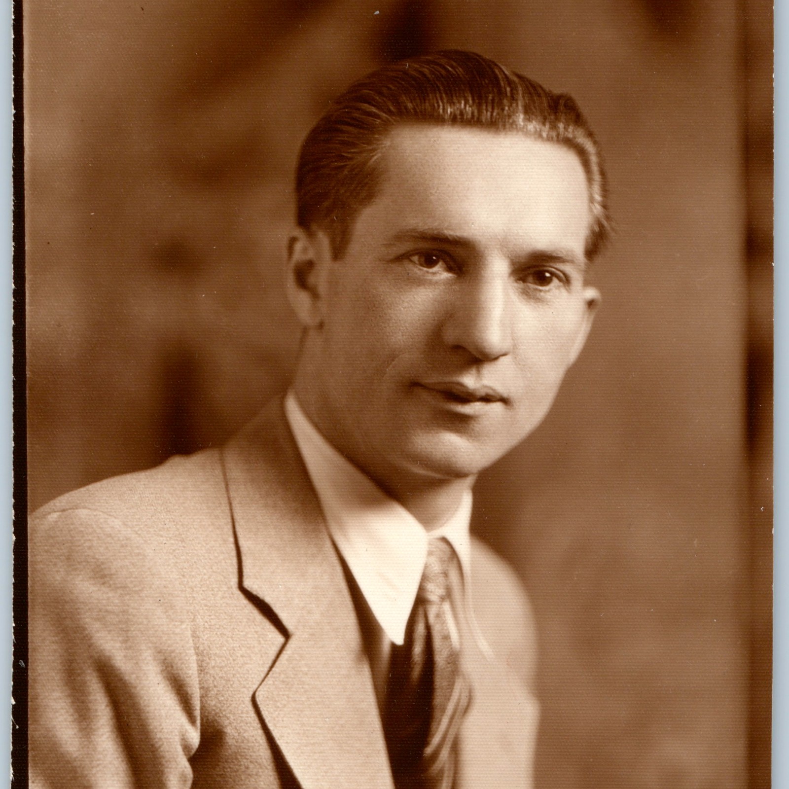 c1930s Handsome Dapper Gentleman Man Suit Tie Fashion Studio Portrait Snapshot c1930s Handsome Dapper Gentleman Man Suit Tie Fashion Studio Portrait Snapshot