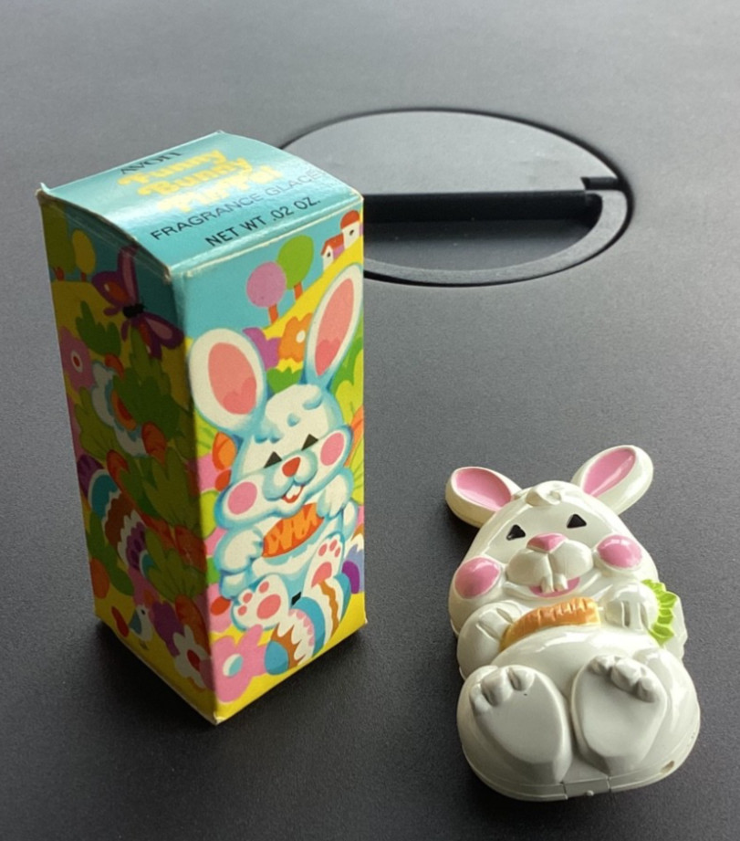 VTG Avon Fragrance Glace Pin Pal- Funny Bunny -Spring Easter Rabbit 1973 NIB
