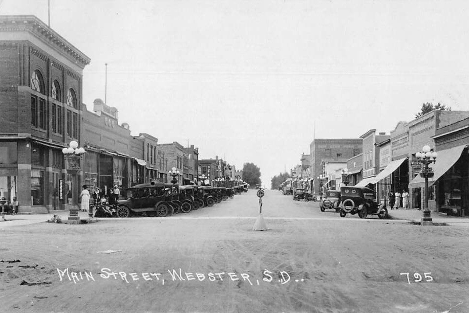 REPRINT RPPC MODERN Postcard Main Street Webster, South Dakota D613