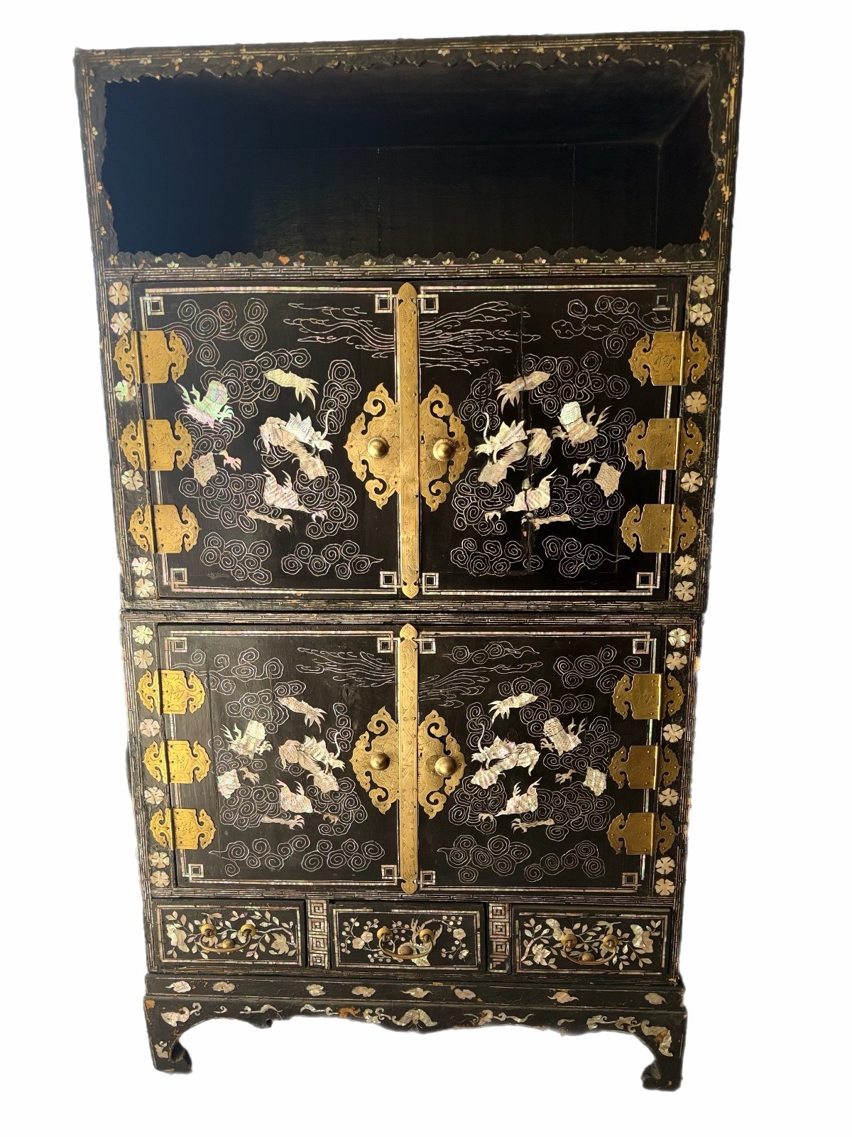 19th century Korean mother of pearl Cabinet - Black Lacquer Antique Masterpiece
