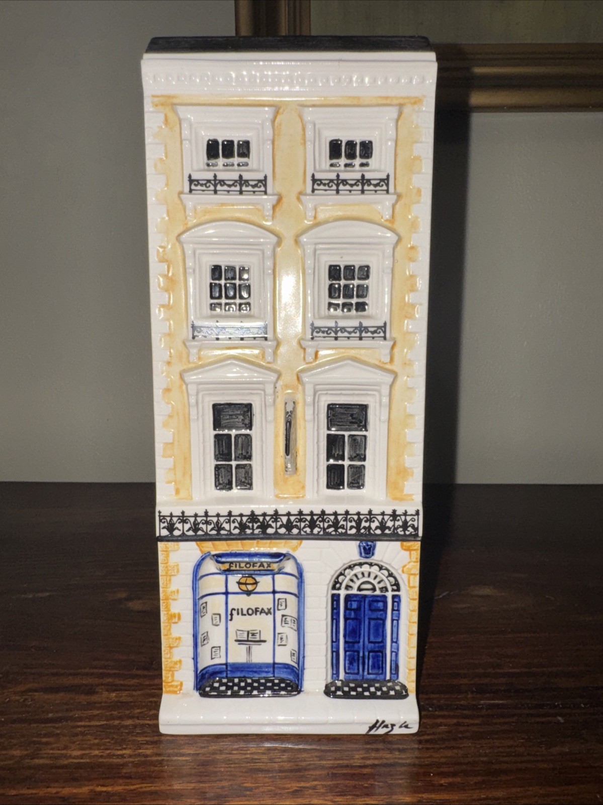 Hazle Ceramics A Nation Of Shopkeepers - The Filofax Building 221/2000 Rare