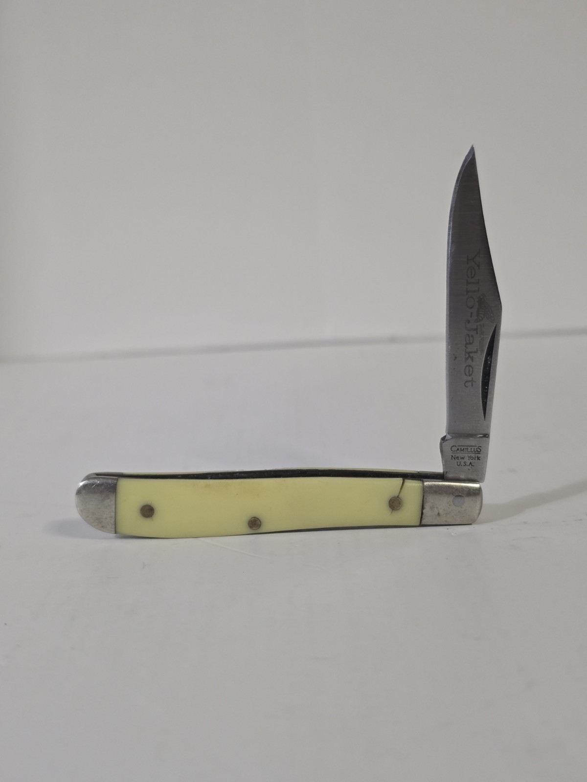 Vintage Camillus Yello-Jacket Pocket Knife New York USA 710 Single Blade CLEAN