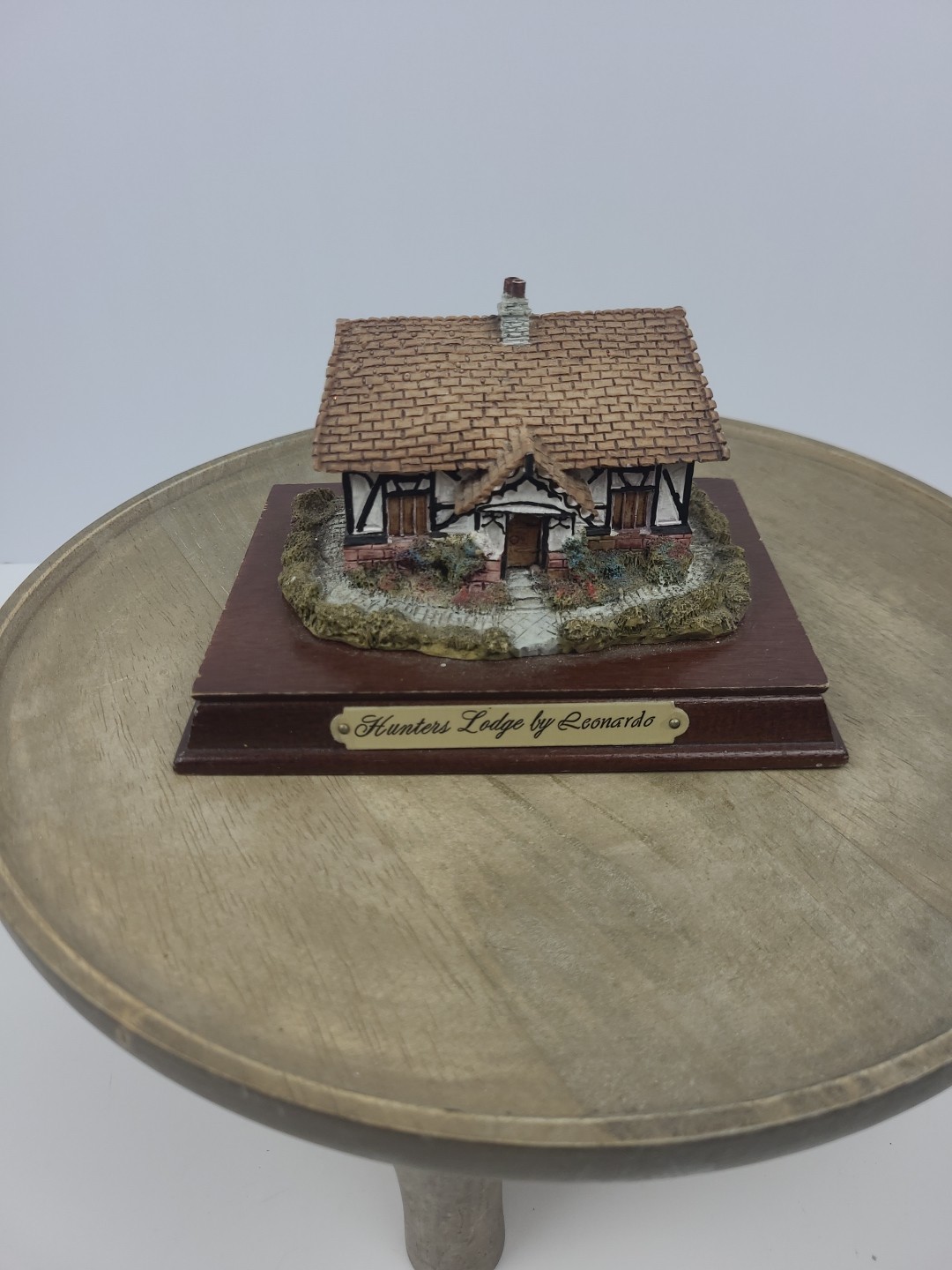 Little Nook Village Hunters Lodge by Leonardo #LN-18 Vintage 1988 Little Nook Village Hunters Lodge by Leonardo #LN-18 Vintage 1988