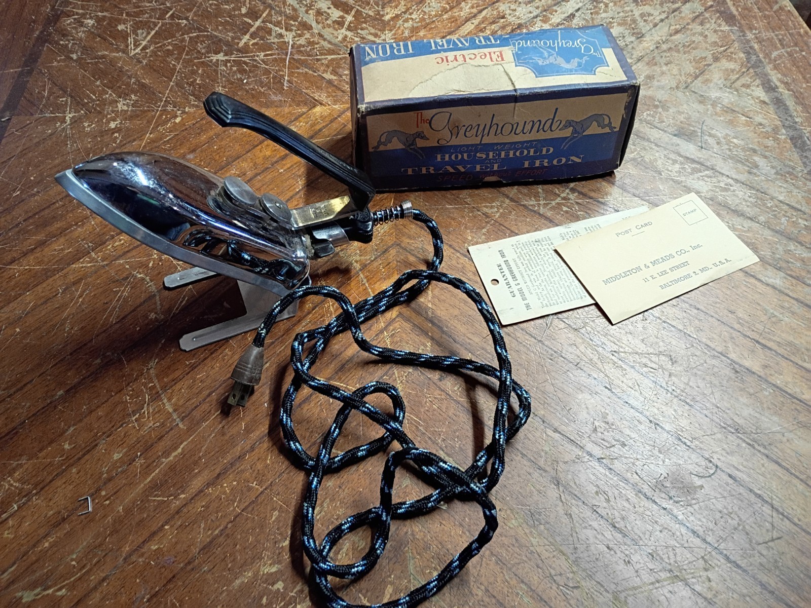 Vintage Greyhound Household Travel Iron with Box Great Condition
