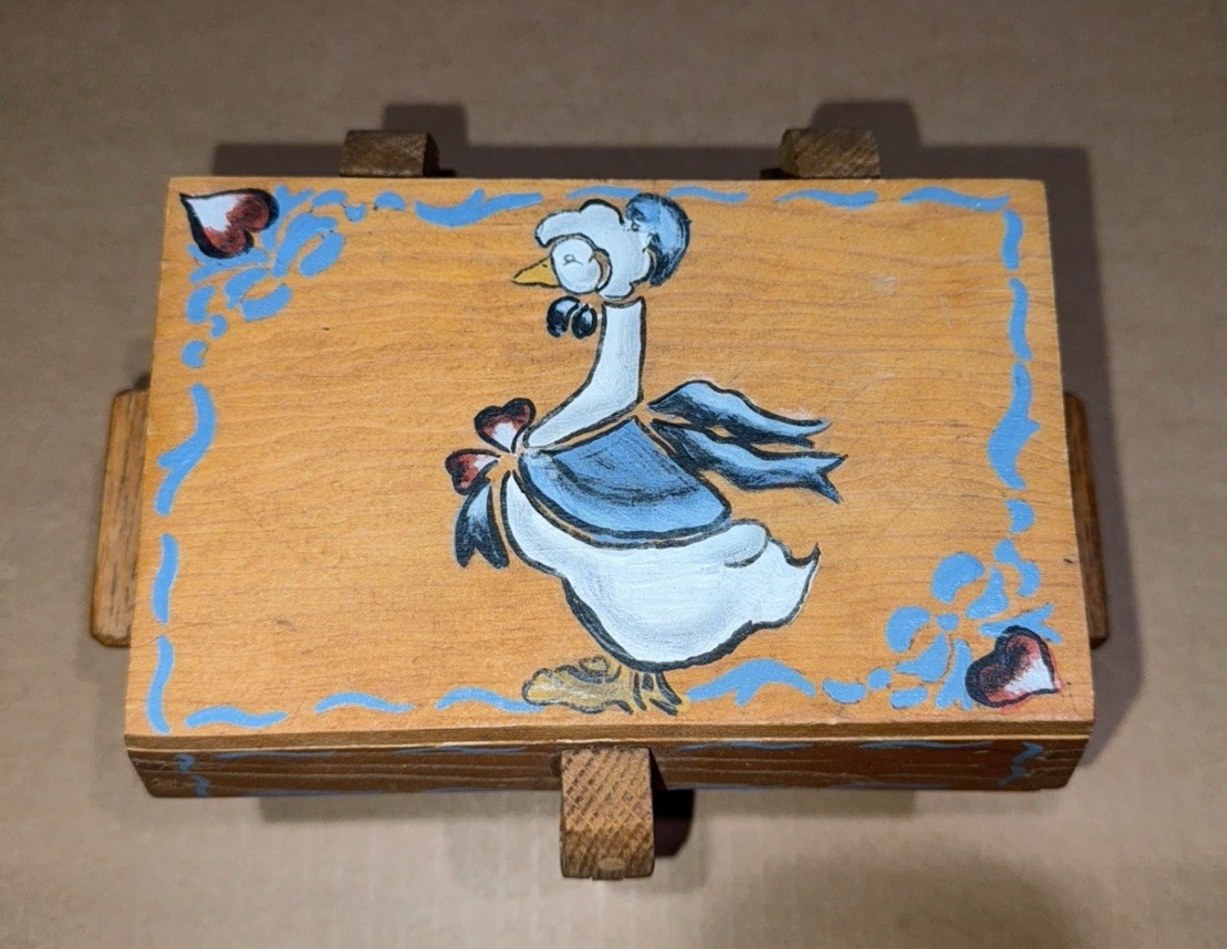 Handmade Goose Wood Recipe Box 1980\'s Vintage
