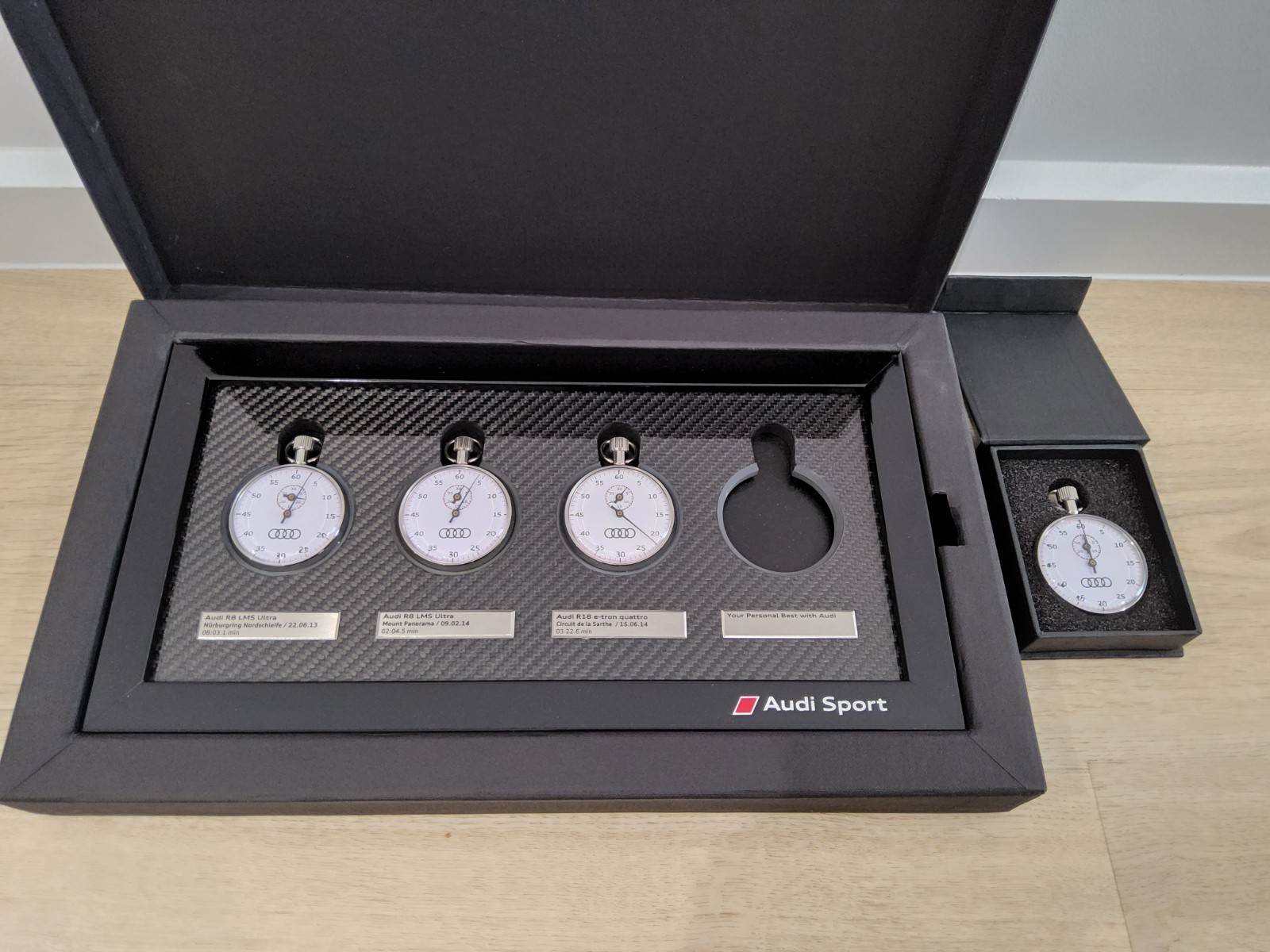 Audi Sport R8 Driving Experience carbon fibre plaque-lap times RS5 RS6 RS3