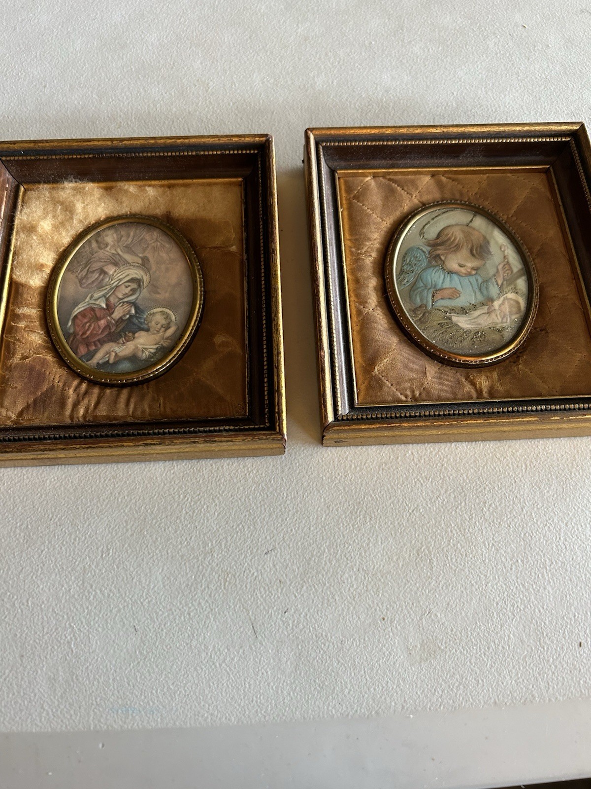 Vtg Art Madonna Child & Angel Baby Convex Bubble Glass Fabric 6” Nativity Vtg Art Madonna Child & Angel Baby Convex Bubble Glass Fabric 6” Nativity