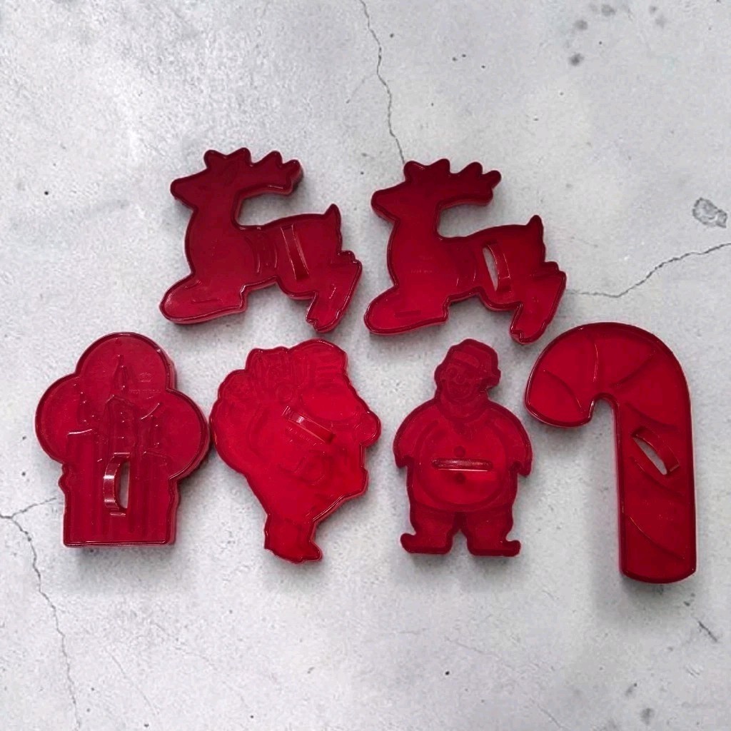 Vtg HRM Cookie Cutters Red Plastic with Handles Set Of 6 Christmas Various EC 