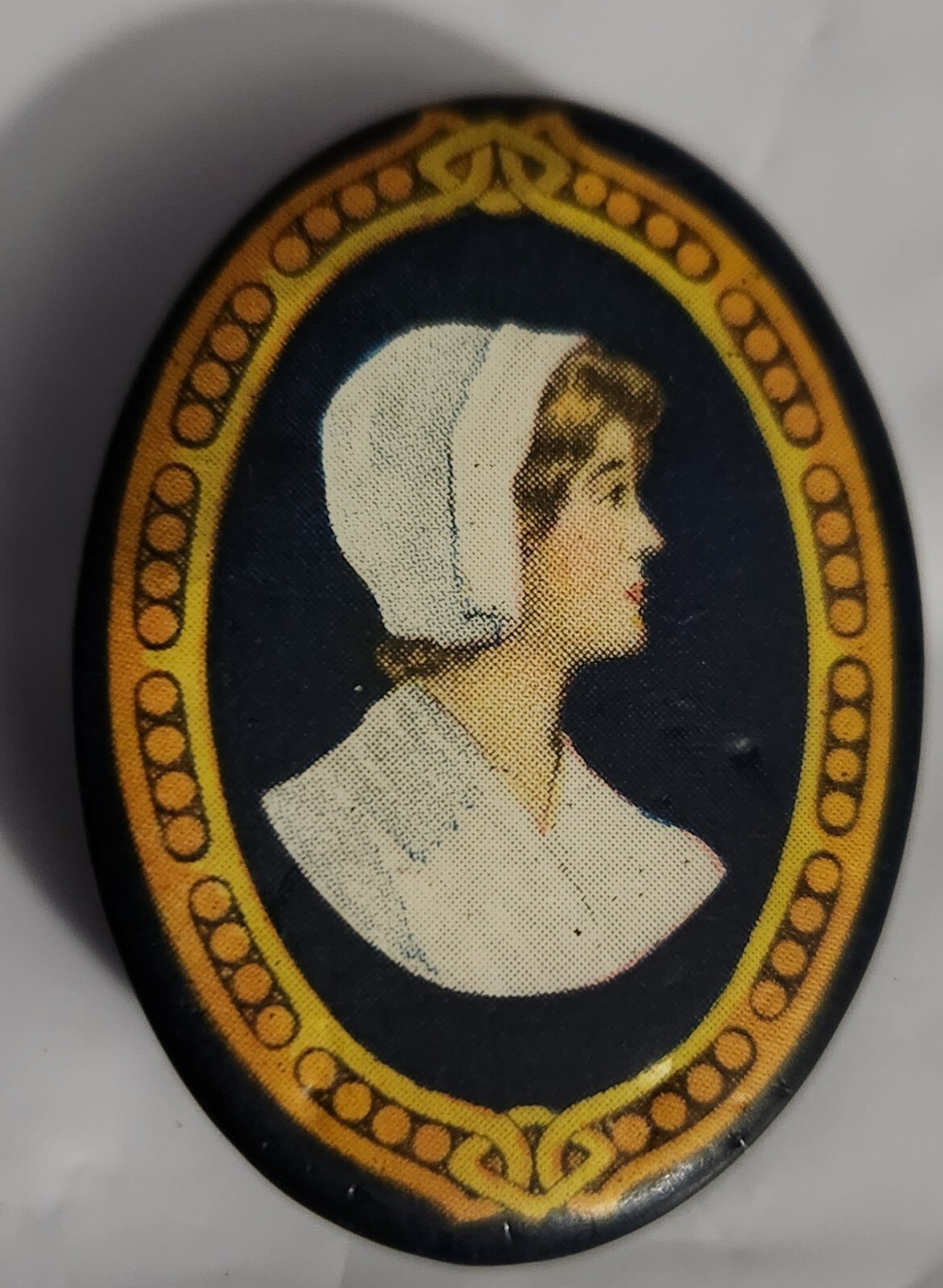  1900's NURSE PILGRIM LADY or DAIRY MAID Advertising Pinback Button Pin Vintage 