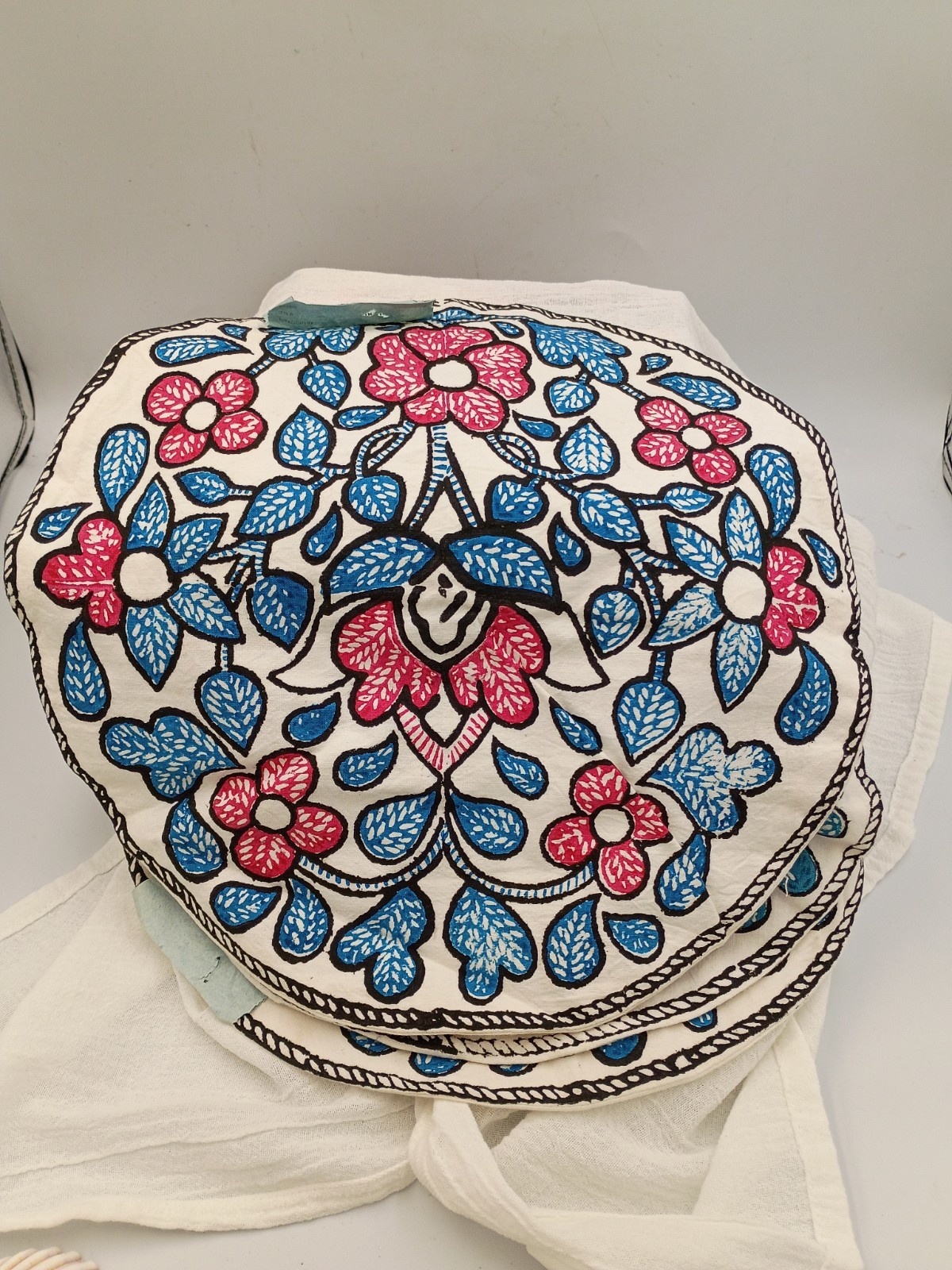 Vintage BRAC Bangladesh Hand Embroidered Round Cushion Cover Floral Pillow Case Vintage BRAC Bangladesh Hand Embroidered Round Cushion Cover Floral Pillow Case