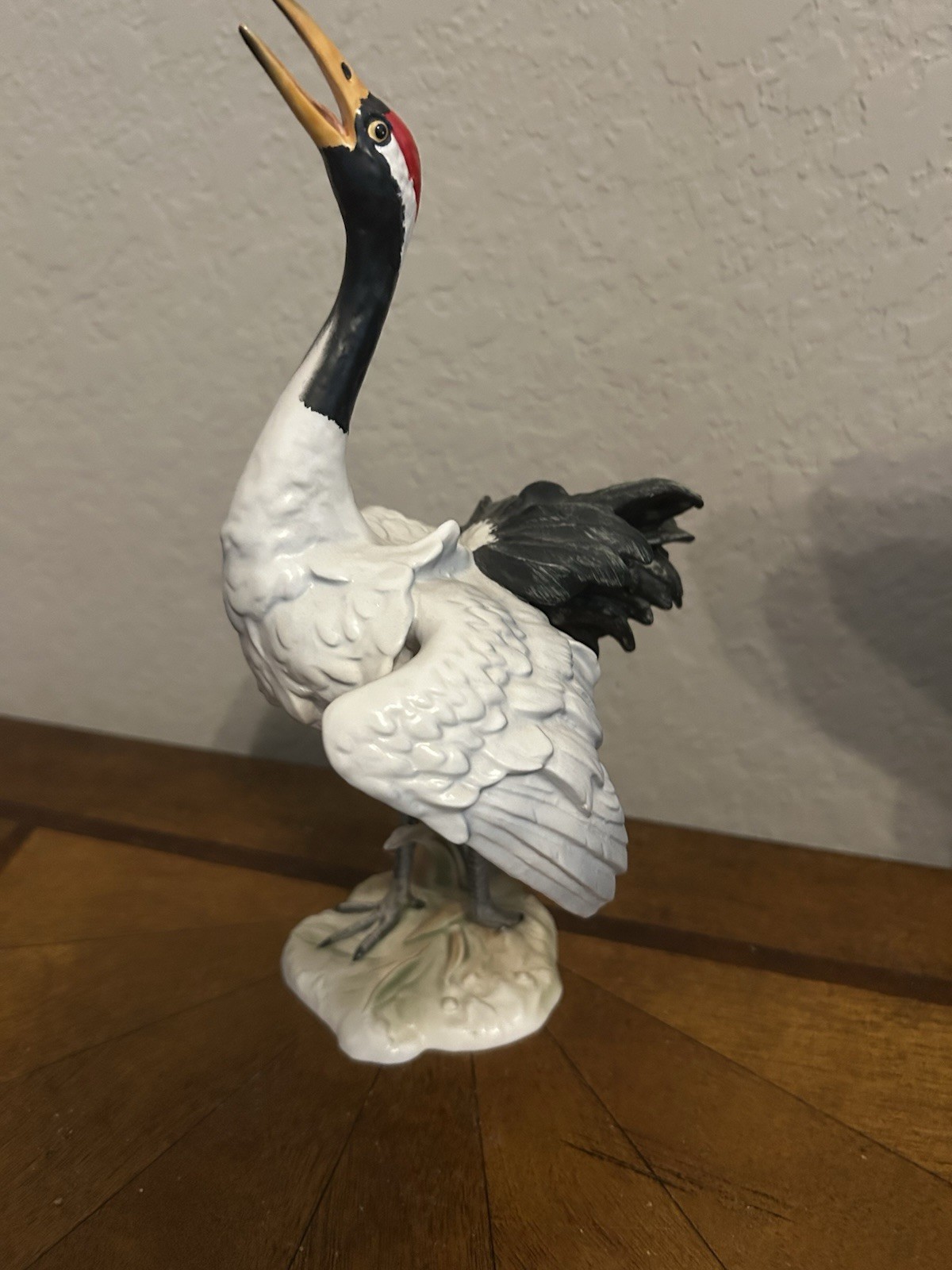 Vntg Goebel Majestic Manchurian Crane Figurine Hand Painted Porcelain/Bisque 9.5