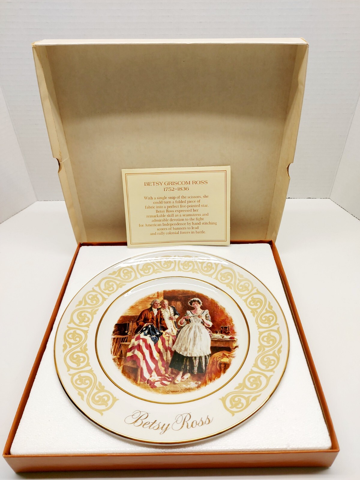 Vintage Avon Collectors Plate Betsy Ross 1973 w/ Original Box
