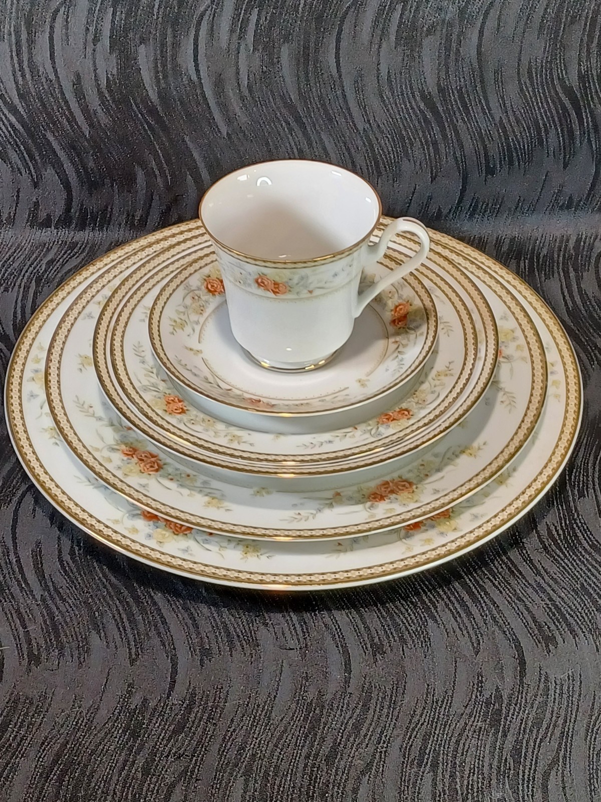 Vintage MIKASA Fine China WINDSOR  L9036 5 Piece Place Setting + Chop Plate EUC