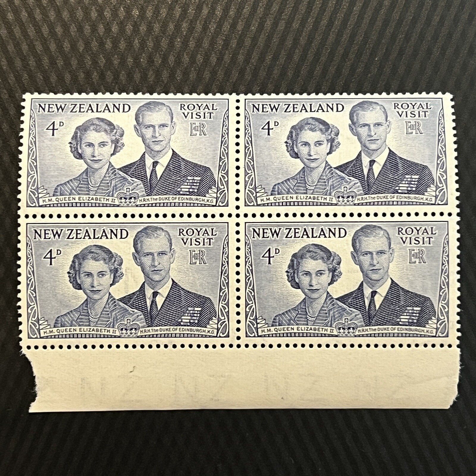 NEW ZEALAND ROYAL VISIT MINT 4 STAMPS BLOCK QUEEN ELIZABETH II DUKE OF EDINBURGH
