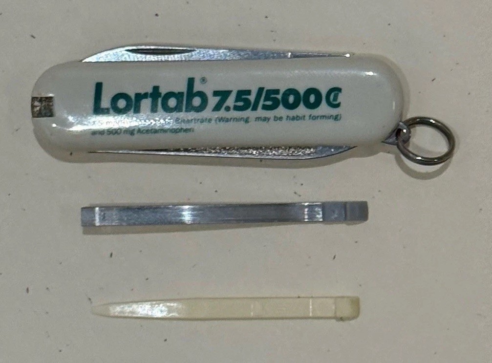 Vintage Lortab Swiss Army Knife Victorinox 7.5/500 Pharmaceutical Marketing