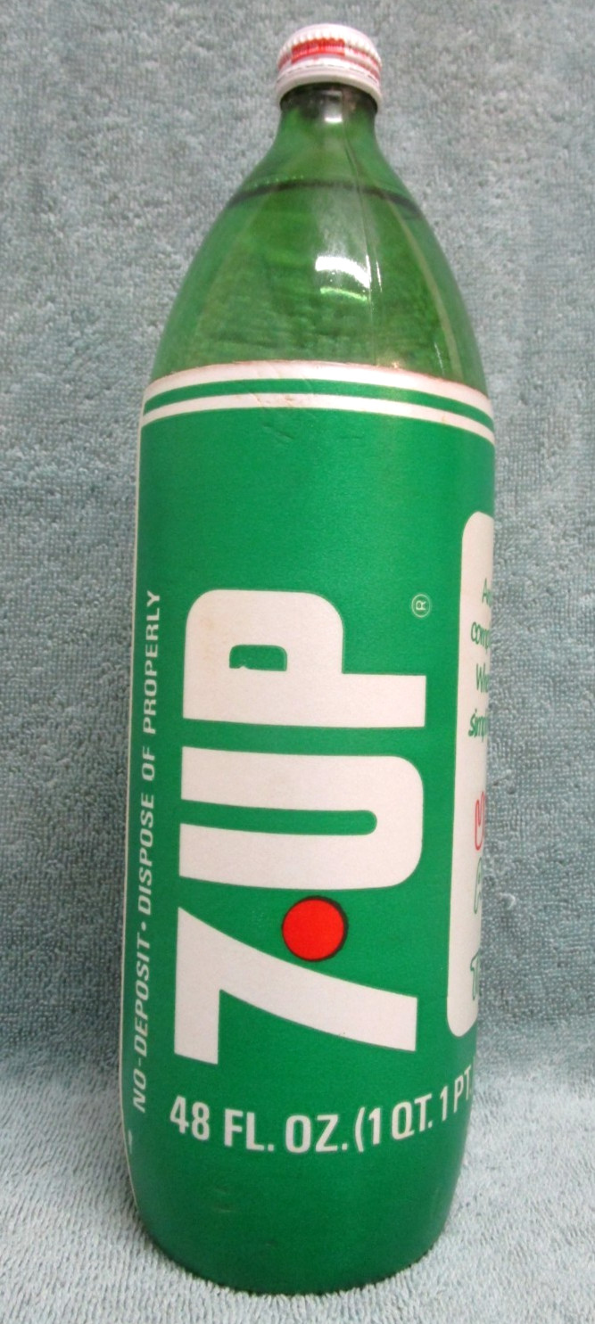VINTAGE 1980's NOS 7UP SODA STYROFOAM LABEL 48 OZ GLASS BOTTLE UNOPENED FULL