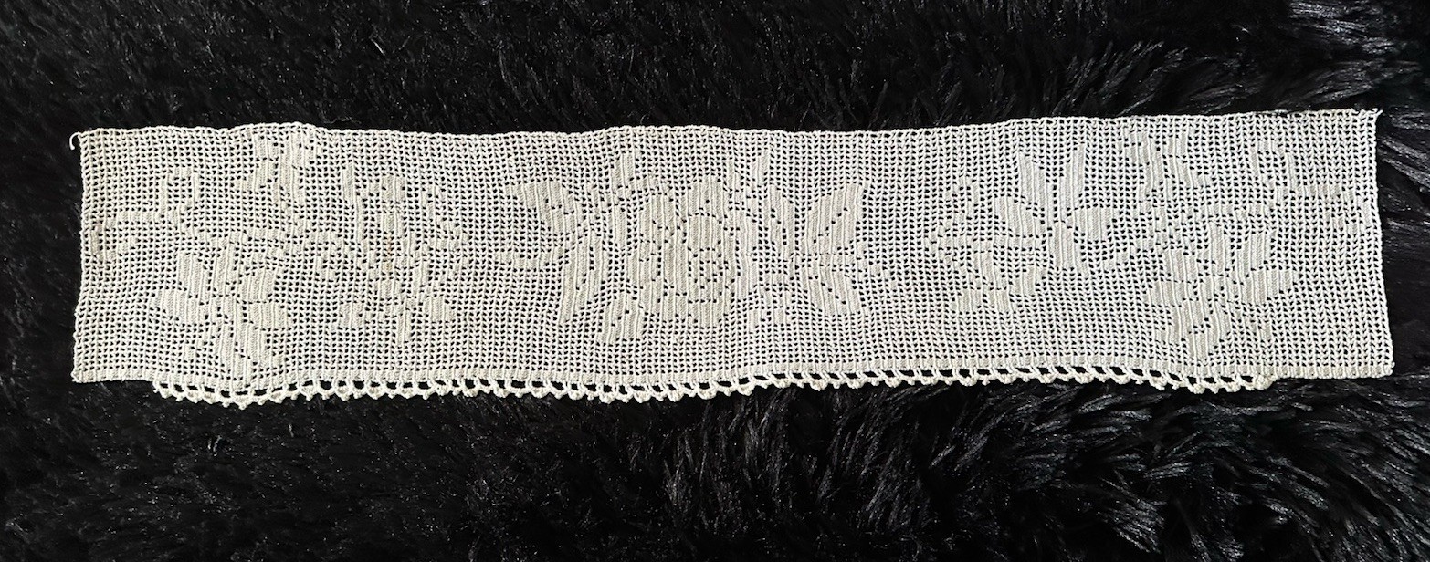 4.5”x20” Antique Vtg Filet Crochet Floral Rose White Ivory Lace Trim