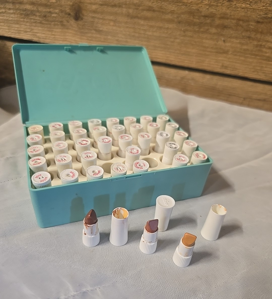 NOS Vtg AVON Representative 35 Mini LIPSTICK SAMPLES Iconic Turquoise Aqua Case